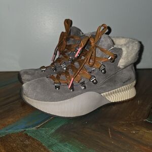 Sorel Gray Lace Up Boots with Brown Accents